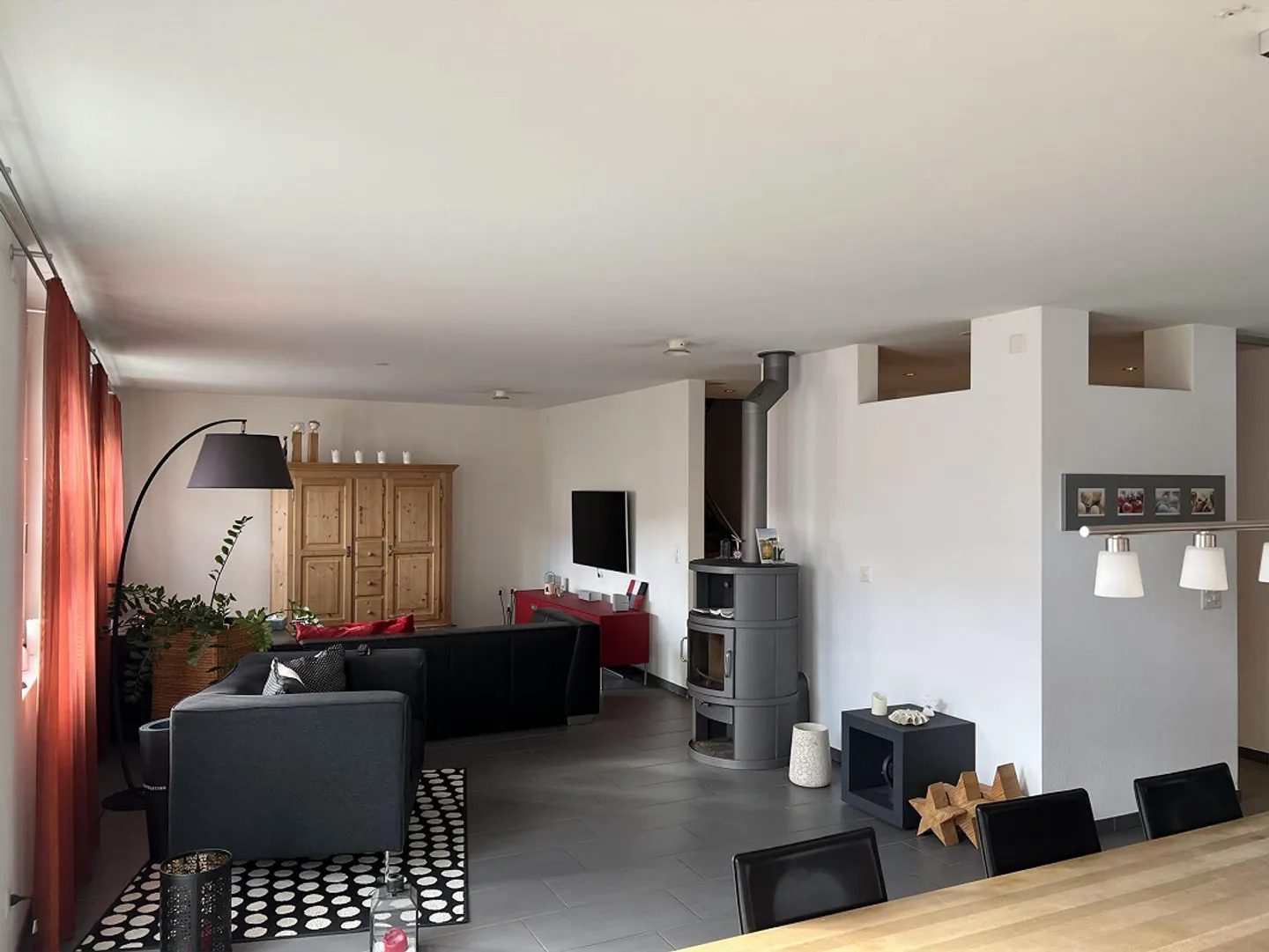 Ampia casa unifamiliare di 6,5 stanze con giardino - Foto 4 di 28