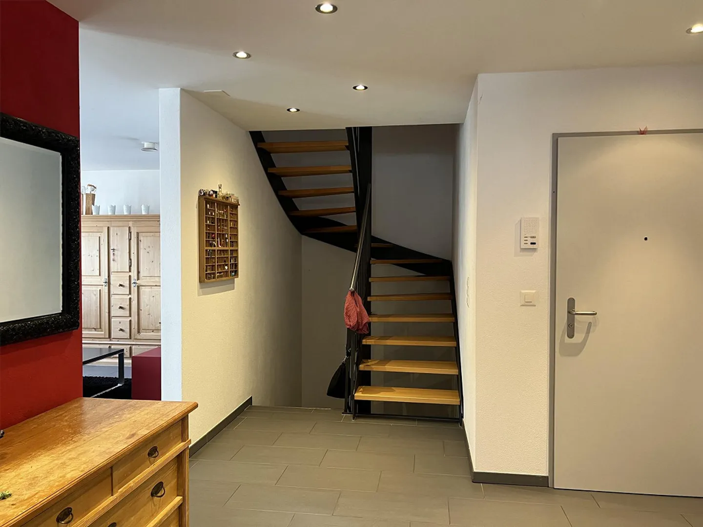 Ampia casa unifamiliare di 6,5 stanze con giardino - Foto 9 di 28