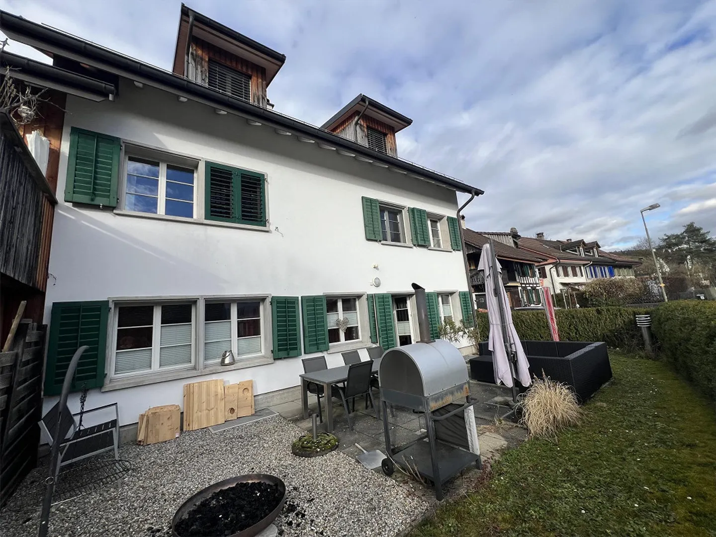 Ampia casa unifamiliare di 6,5 stanze con giardino - Foto 11 di 28