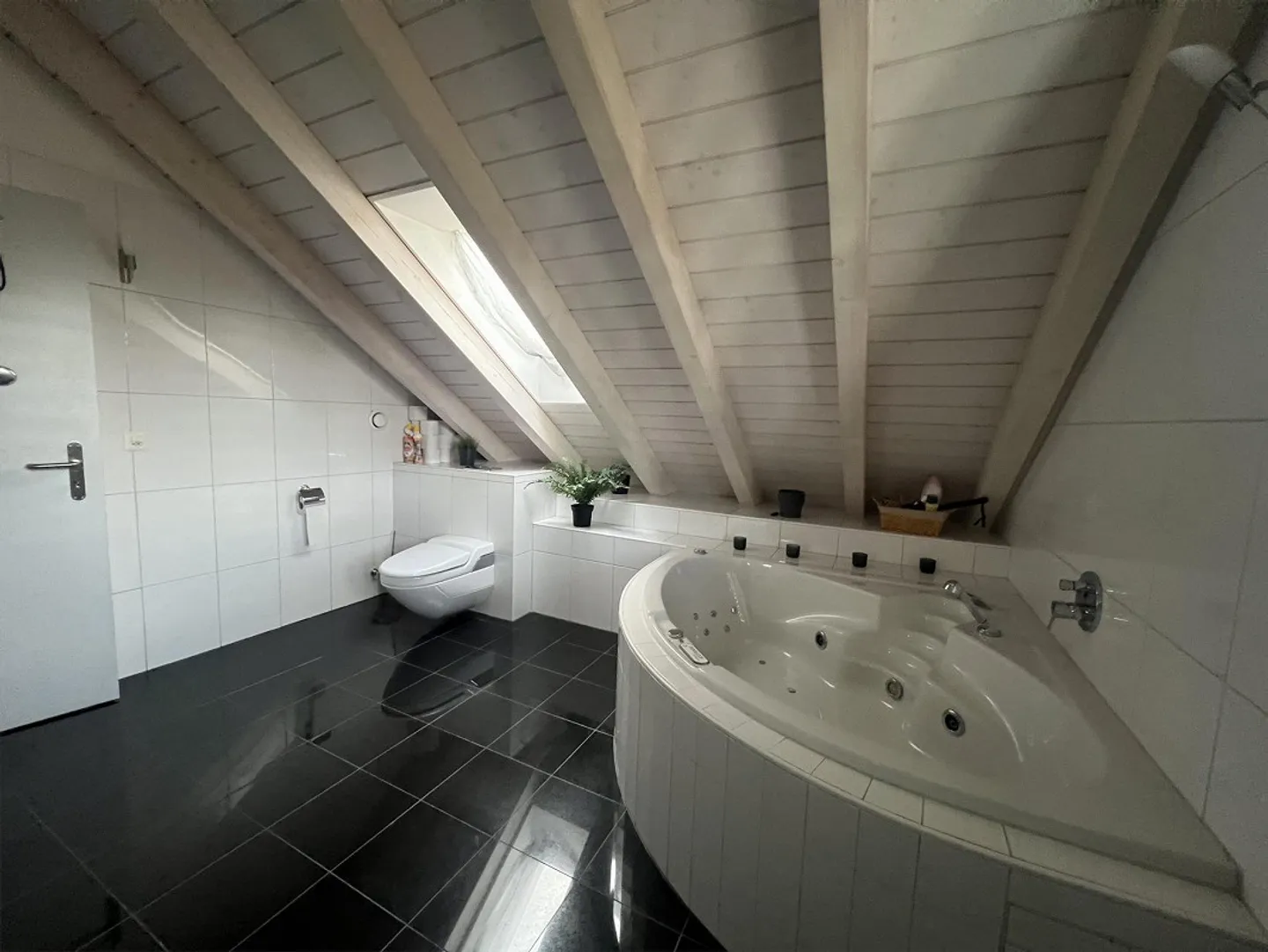 Ampia casa unifamiliare di 6,5 stanze con giardino - Foto 22 di 28