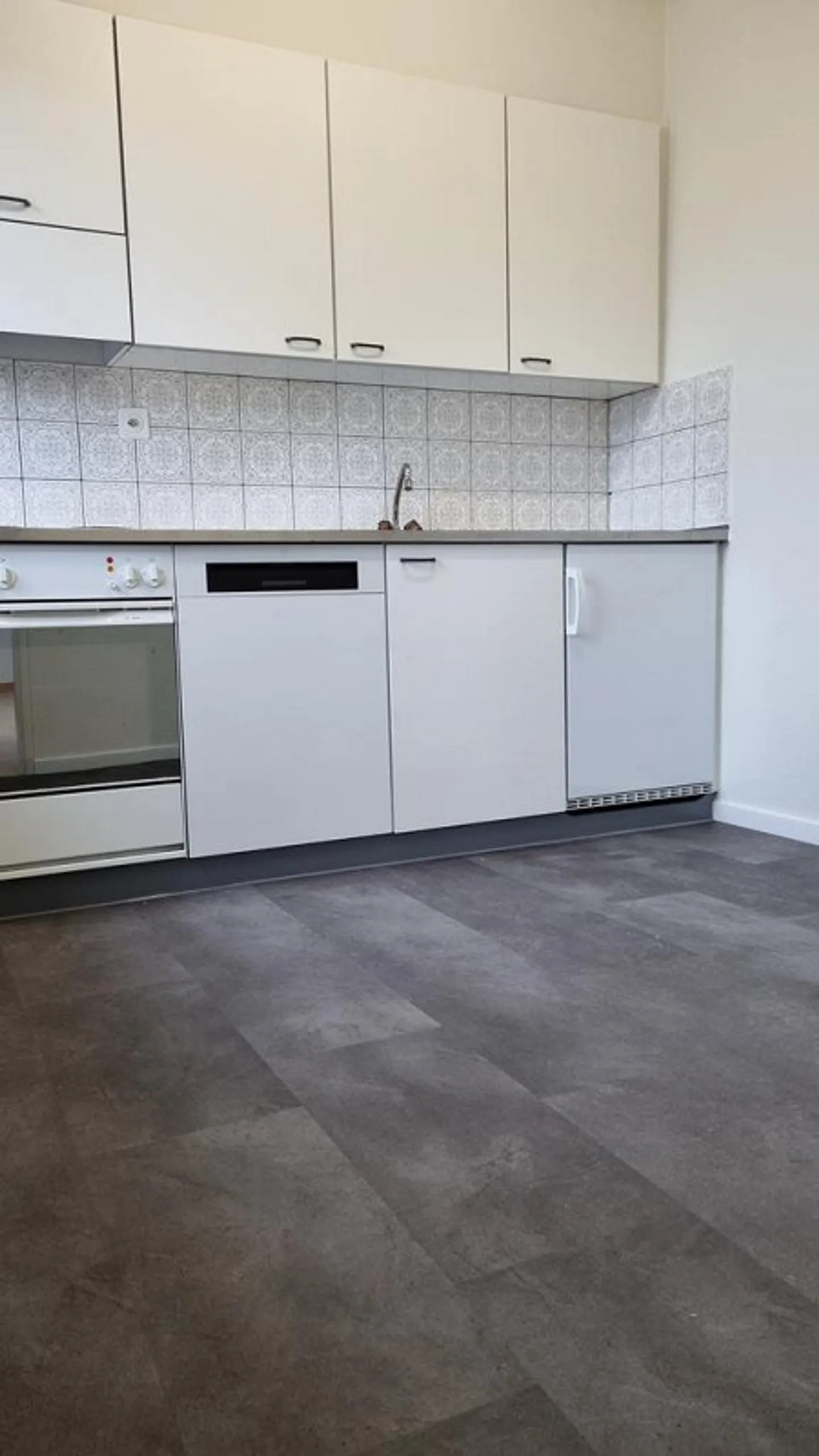 Cozy 2-room apartment in the border area - Photo 3 of 9
