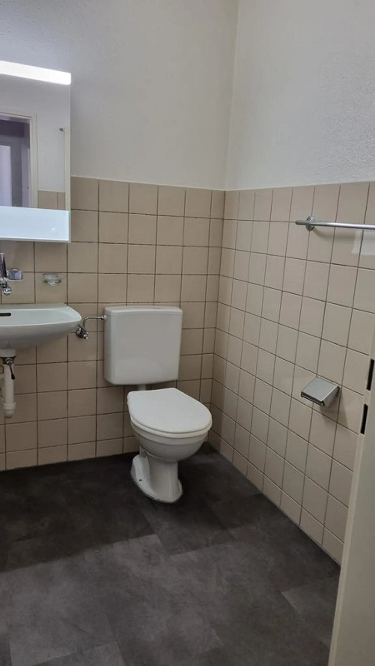 Cozy 2-room apartment in the border area - Photo 5 of 9