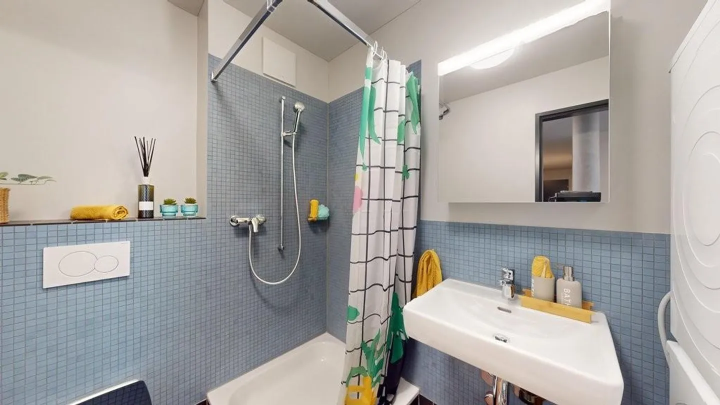 Oasi di benessere: Trasferisciti in un moderno appartamento di 3,5 stanze in una posizione privilegiata - Foto 4 di 9