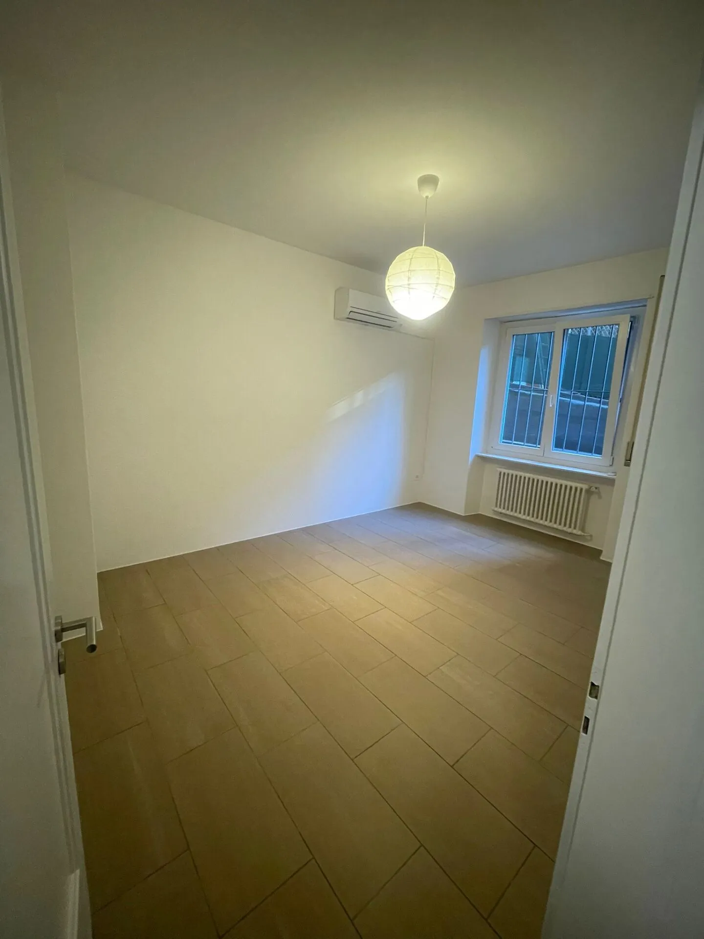 For rent, two steps from the center of Lugano, renovated 3.5-room apartment - Photo 3 of 6