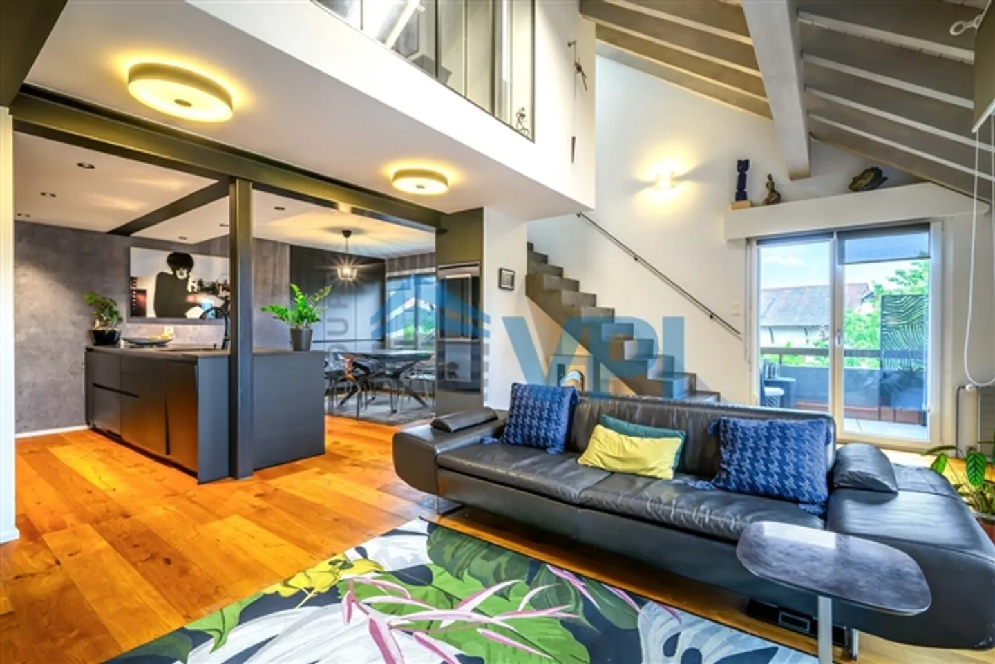 Appartement en duplex de 5,5 pièces entièrement rénové - Photo 4 sur 5