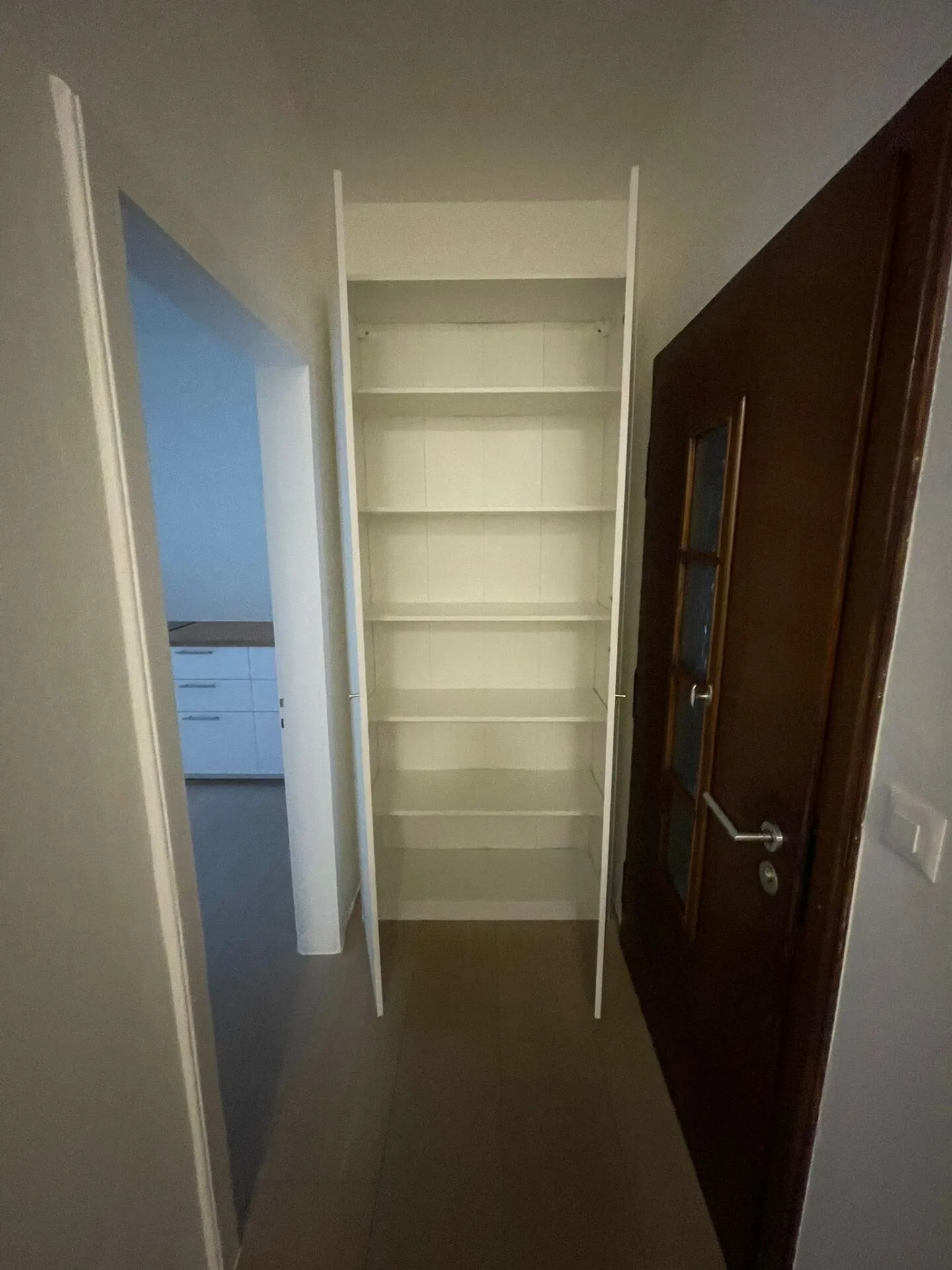 For rent, two steps from the center of Lugano, renovated 3.5-room apartment - Photo 6 of 6