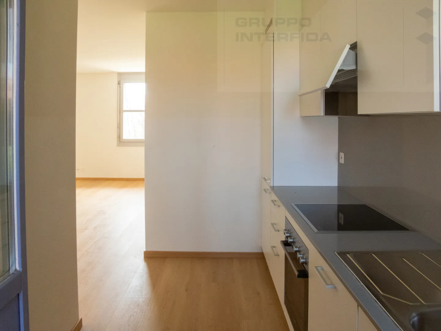 SPACIOUS AND MODERN 3.5-ROOM APARTMENT - Photo 1 of 12