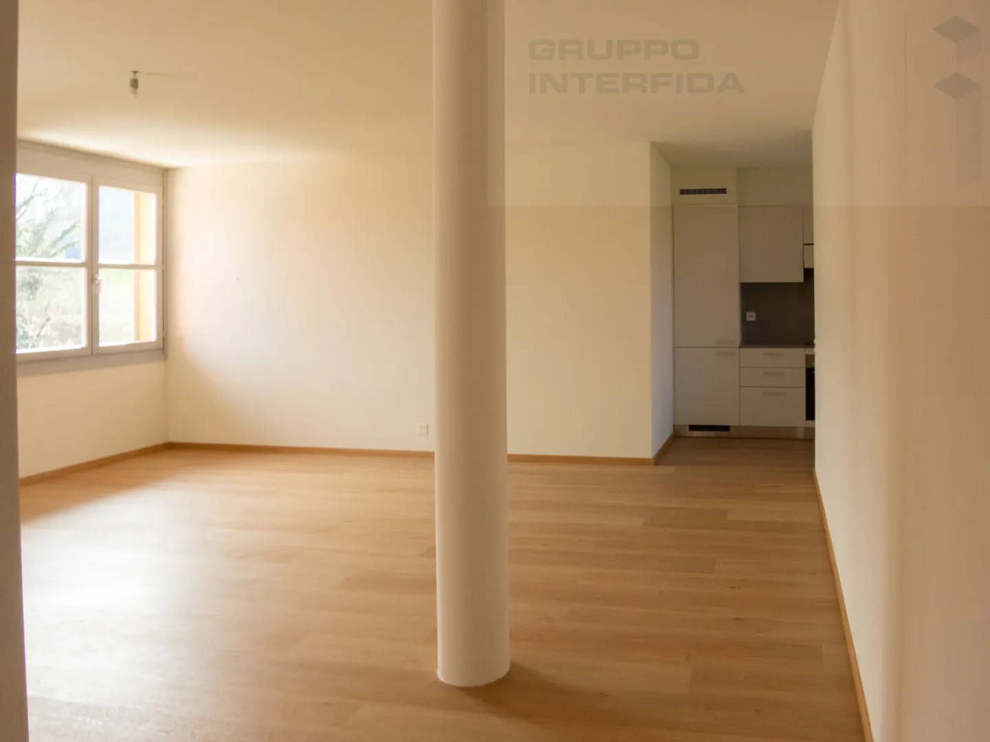 SPACIOUS AND MODERN 3.5-ROOM APARTMENT - Photo 3 of 12