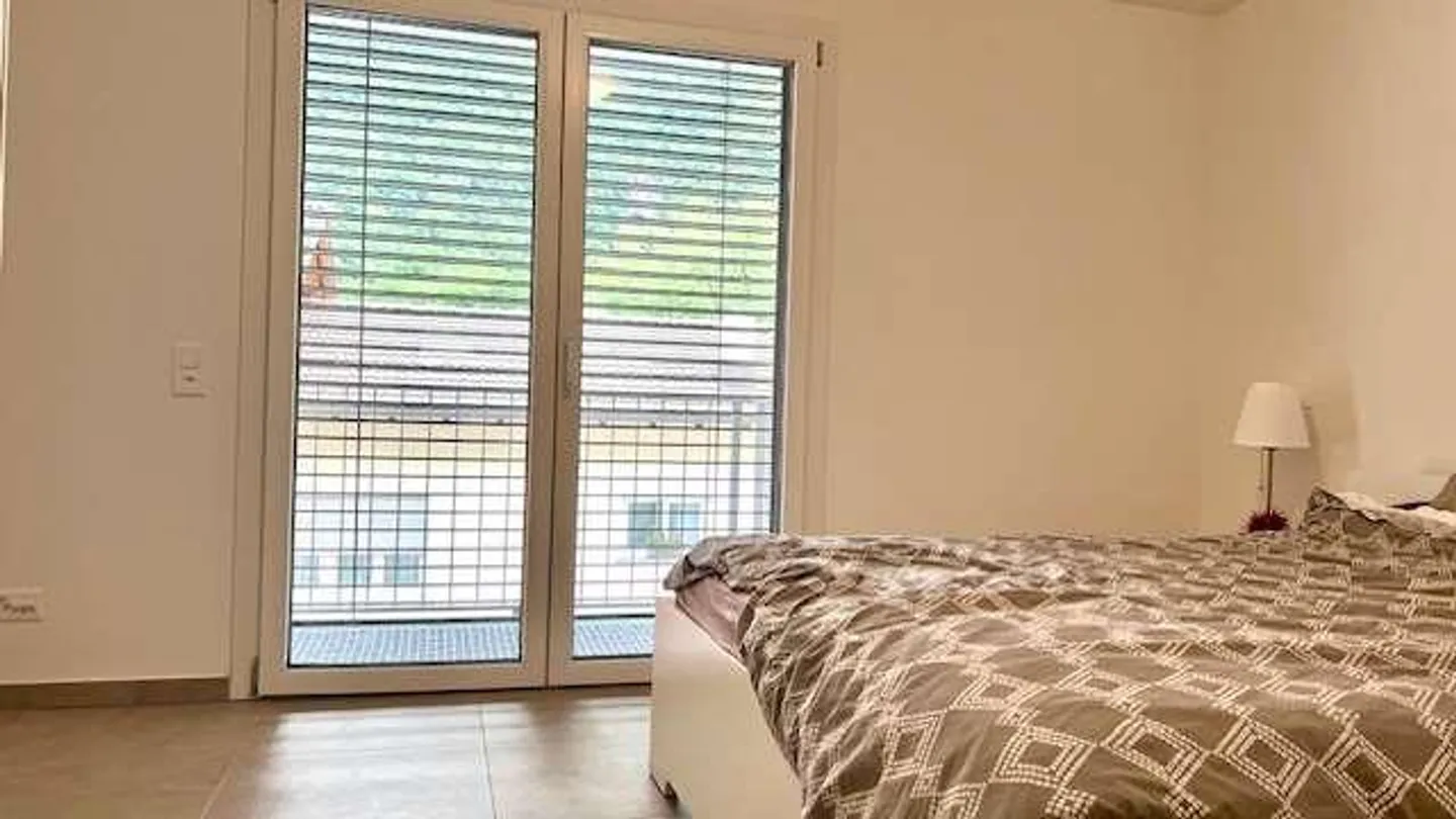 Nouvel appartement de 4,5 pièces avec jardin - Photo 9 sur 13