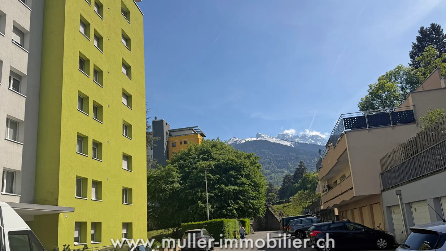 Renovierte 3,5-Zimmer-Wohnung mit Balkon in Monthey - Foto 8 von 12