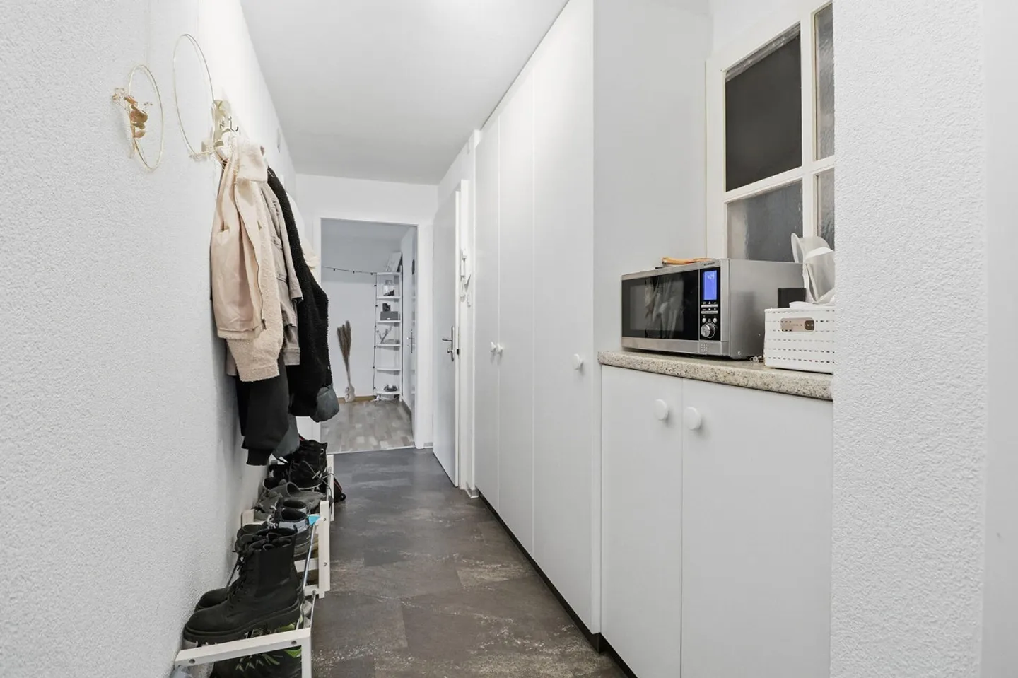 Beautiful 4-room apartment in a central location in Spiez - Photo 6 of 8