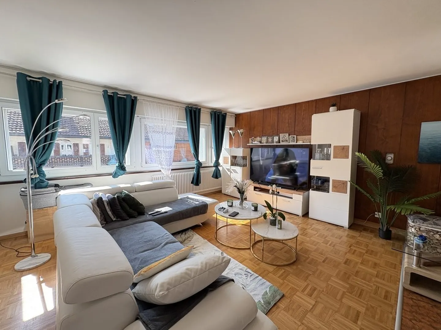 Duplex 3.5 rooms at CHF 1,550.-/month including charges - Photo 3 of 6