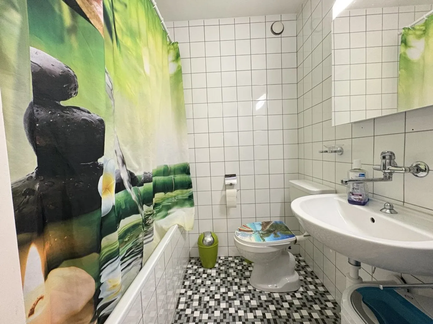 Duplex 3.5 rooms at CHF 1,550.-/month including charges - Photo 5 of 6