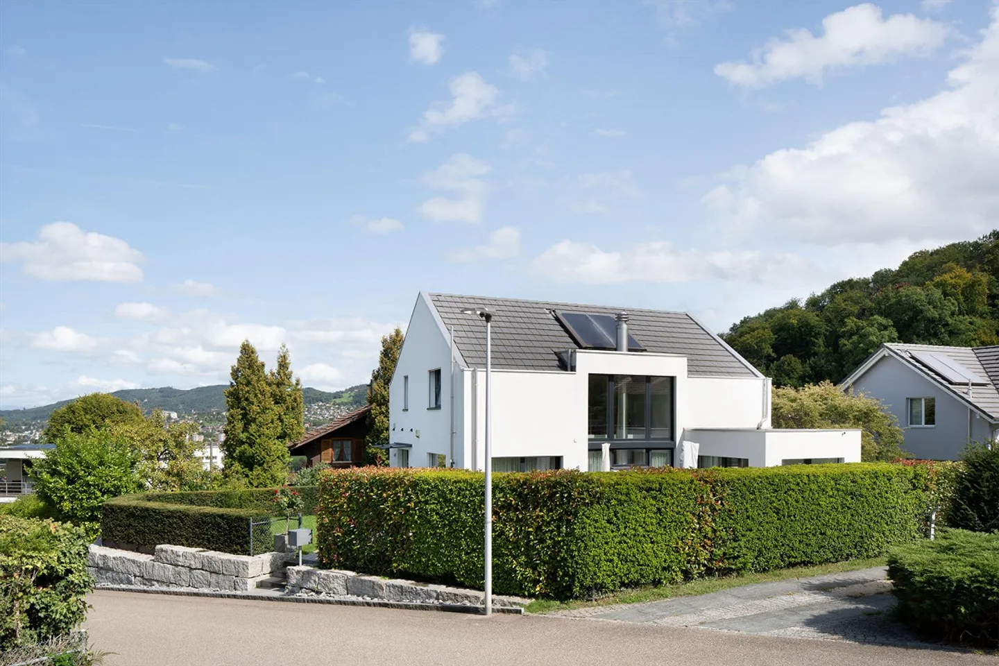 Maison individuelle avec jardin d'hiver et idylle de jardin - Photo 1 sur 16