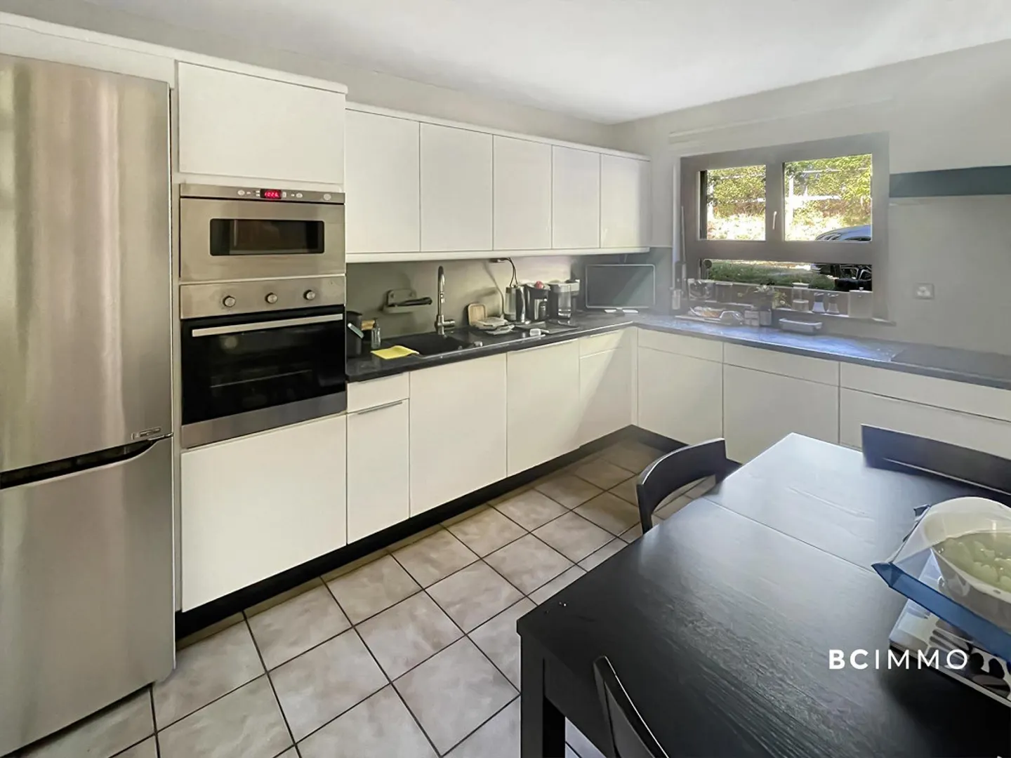 Elegant adjoining villa with garden and beautiful volumes at the gates of ... - Photo 2 of 9