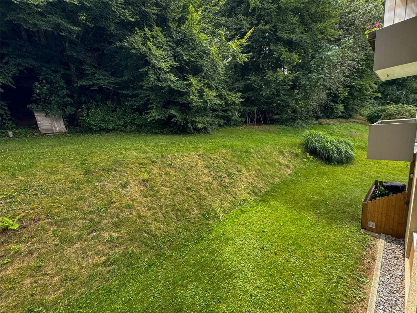Large 4.5-Room Attic Apartment in a Quiet Location - Photo 14 of 14