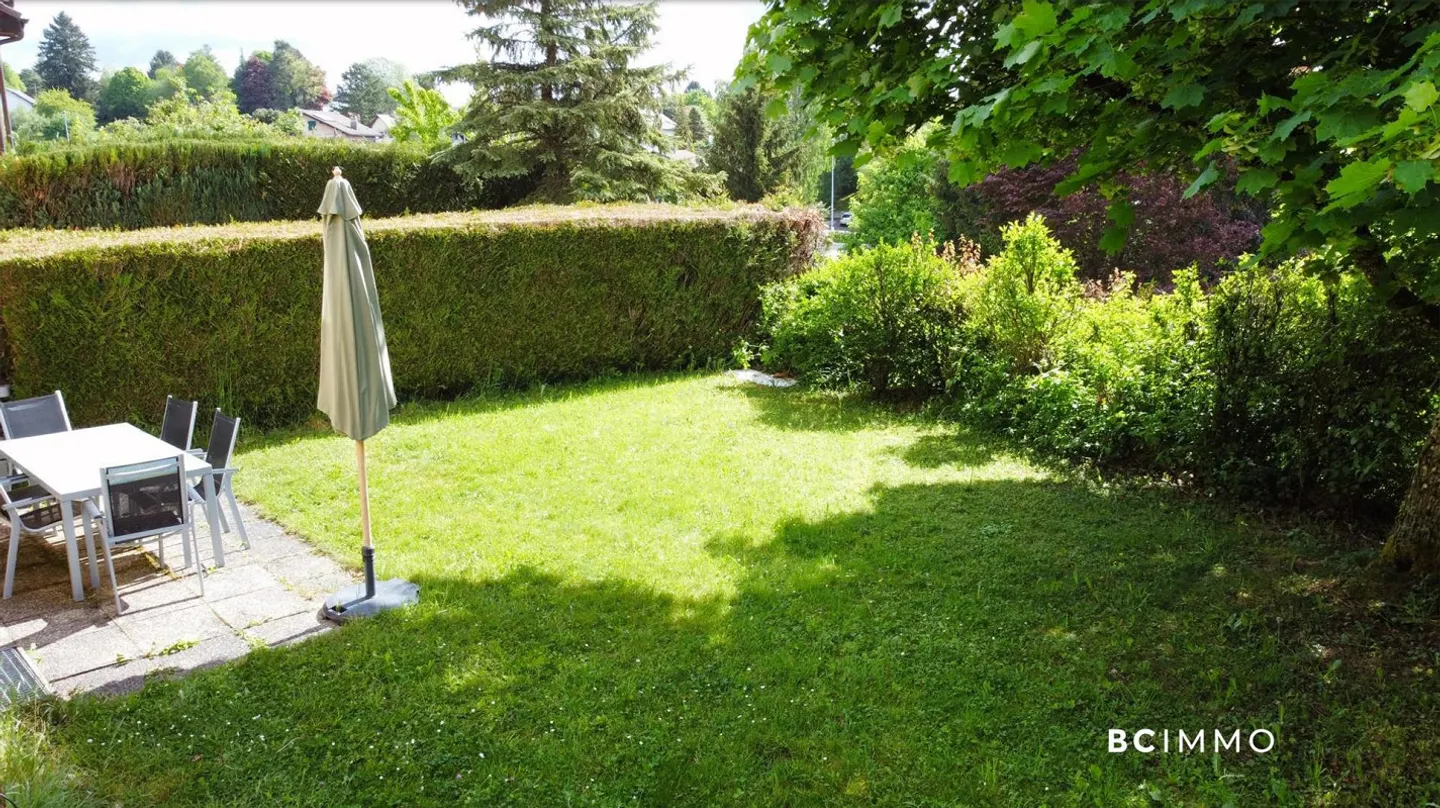 Elegant adjoining villa with garden and beautiful volumes at the gates of ... - Photo 8 of 9