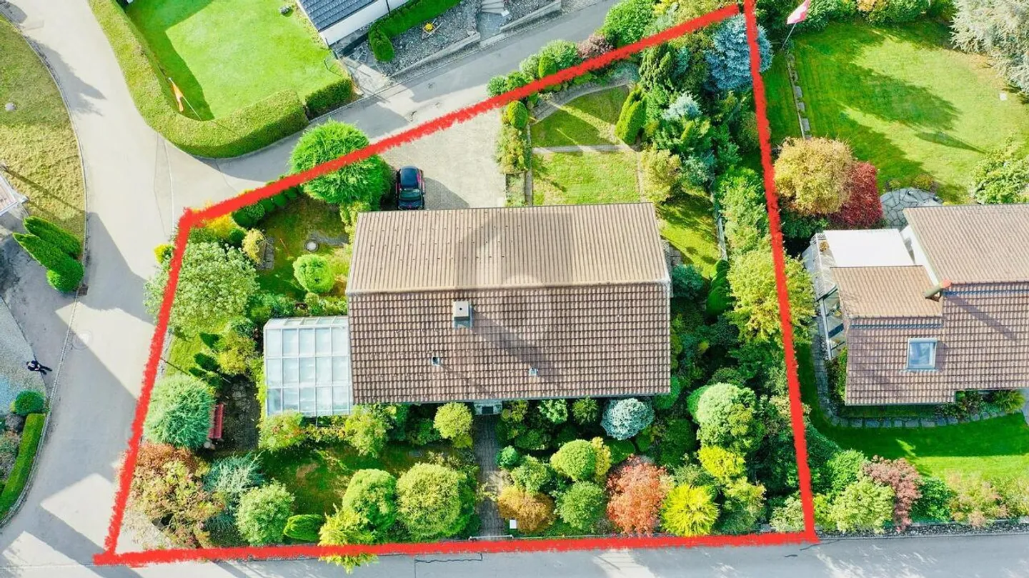 IDILLICO, CON VISTA E POTENZIALE DI DESIGN - Foto 3 di 6