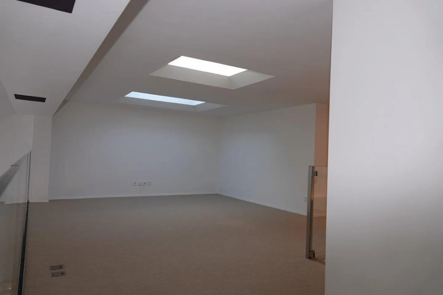 Grande, tranquilla e centralmente situata maisonette attico - Foto 17 di 18