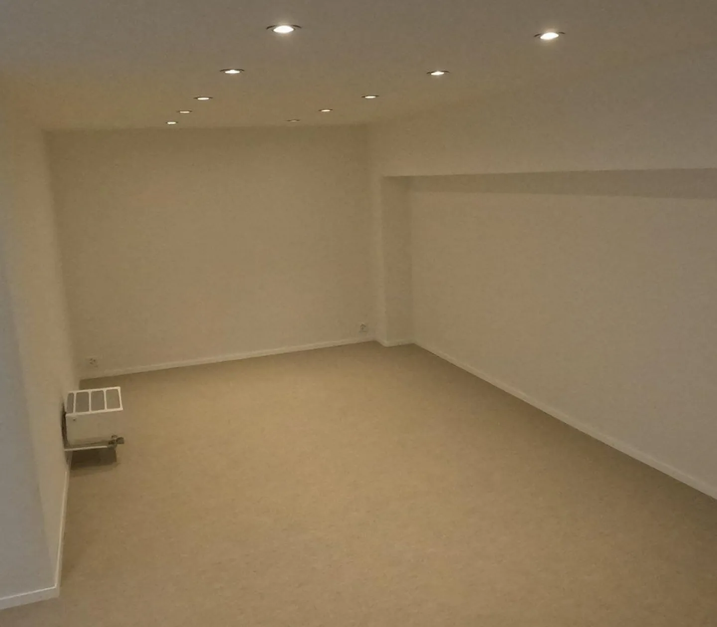 Grande, tranquilla e centralmente situata maisonette attico - Foto 18 di 18