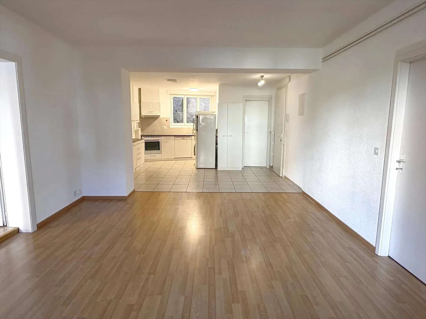 Spazioso appartamento di 3.5 locali nella città vecchia di Montreux. - Foto 2 di 8