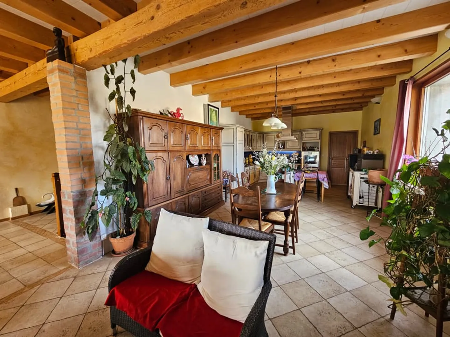 Casa di villaggio che comprende 2 appartamenti - Foto 7 di 10