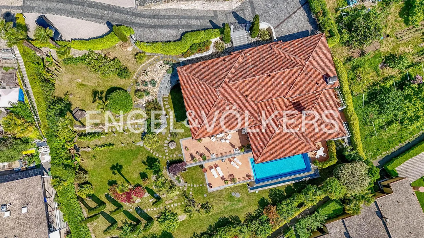 Pure lake view, exclusive villa with pool and panorama (43) - Photo 2 of 20