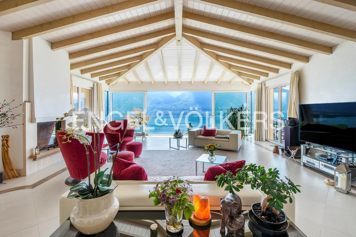 Pure lake view, exclusive villa with pool and panorama (43) - Photo 5 of 20