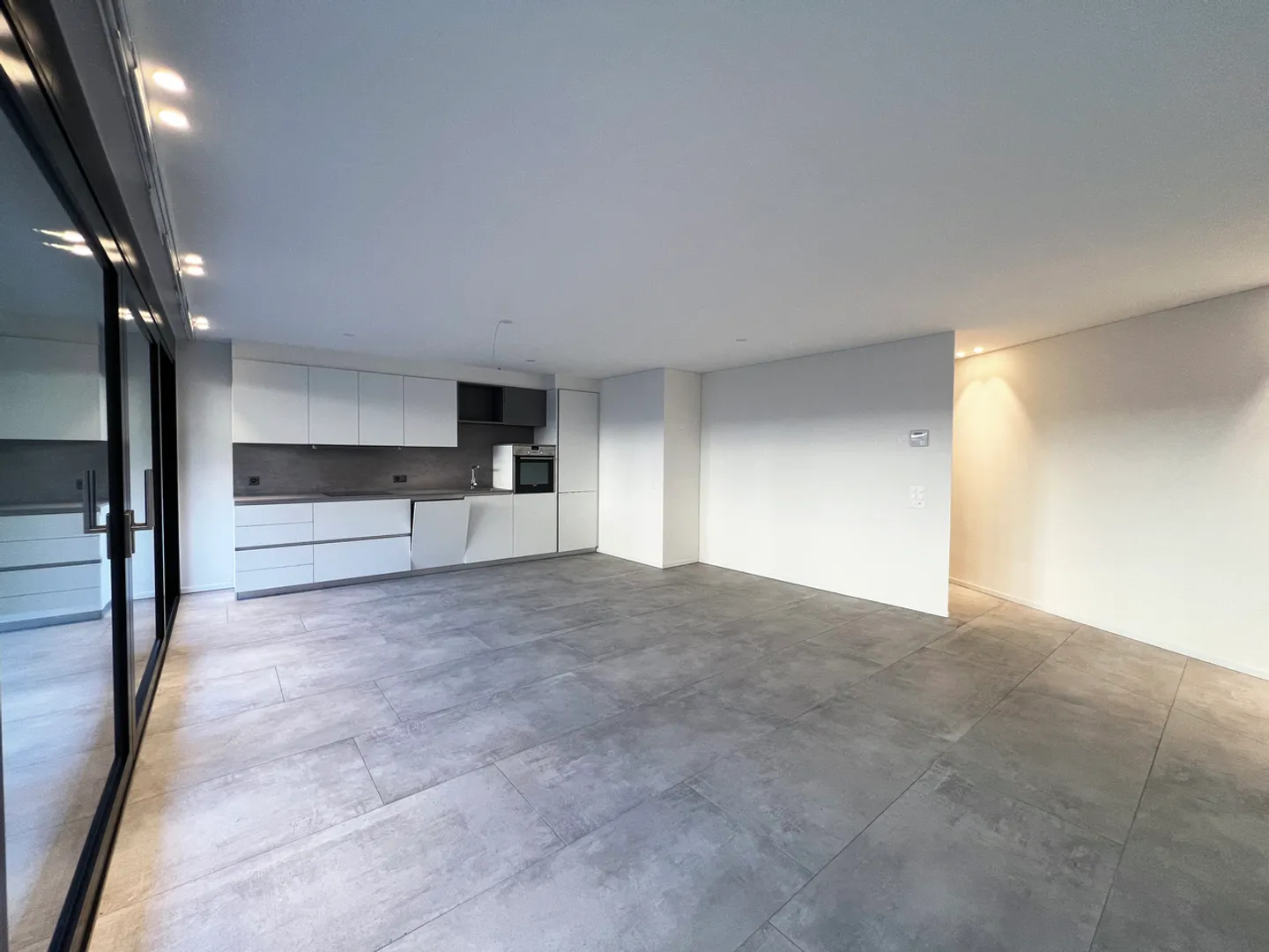 MAGLIASO Appartement 3.5 pièces avec jardin et piscine dans la résidence - Photo 3 sur 10