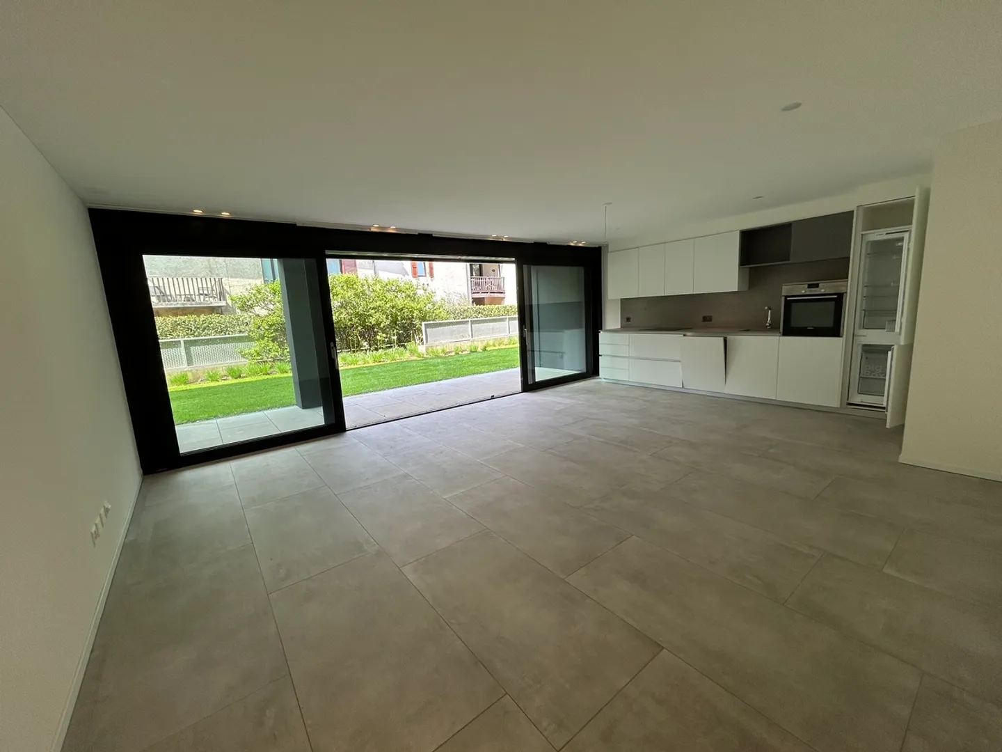 MAGLIASO Appartement 3.5 pièces avec jardin et piscine dans la résidence - Photo 1 sur 10