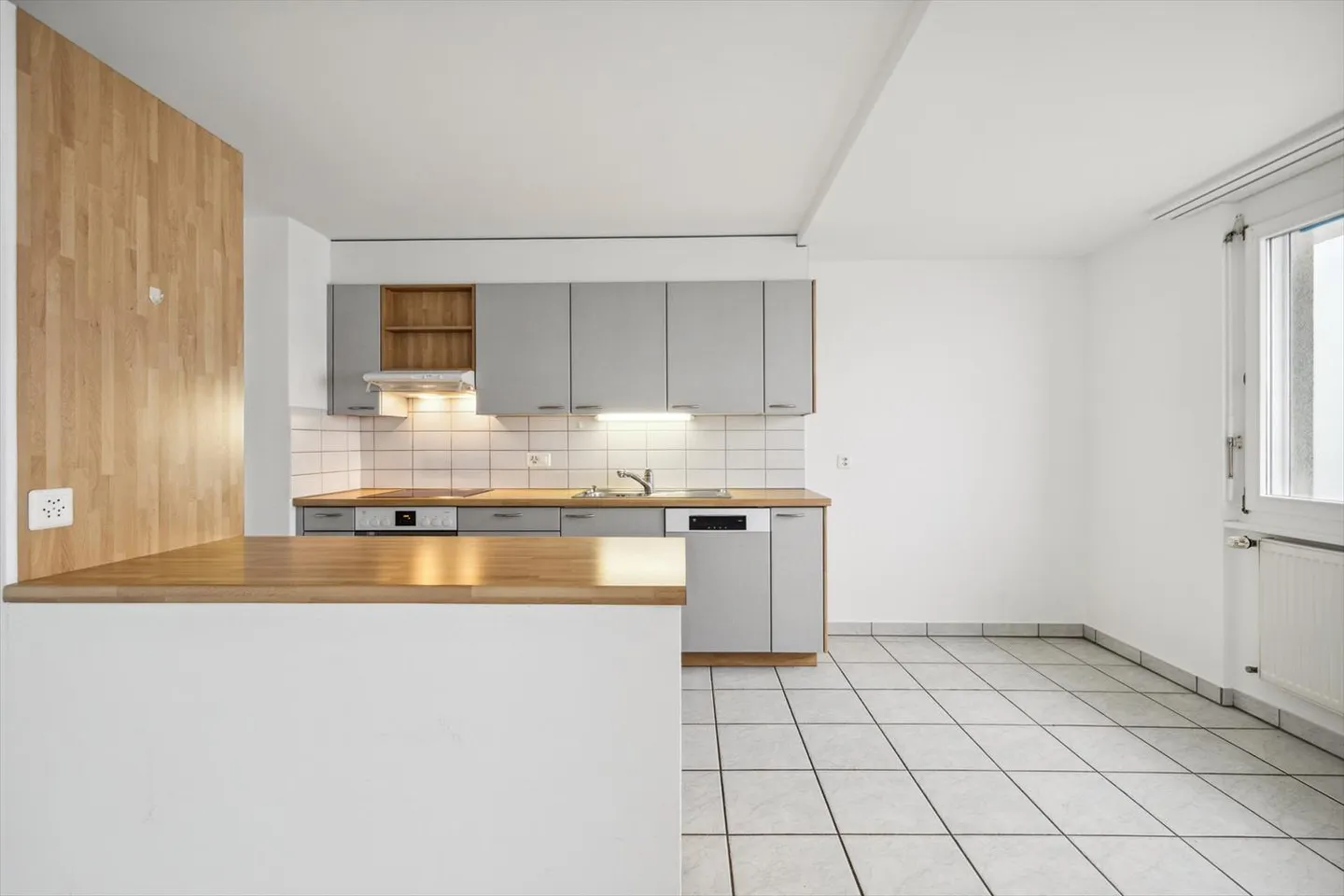 Apartment for rent - Photo 4 of 6