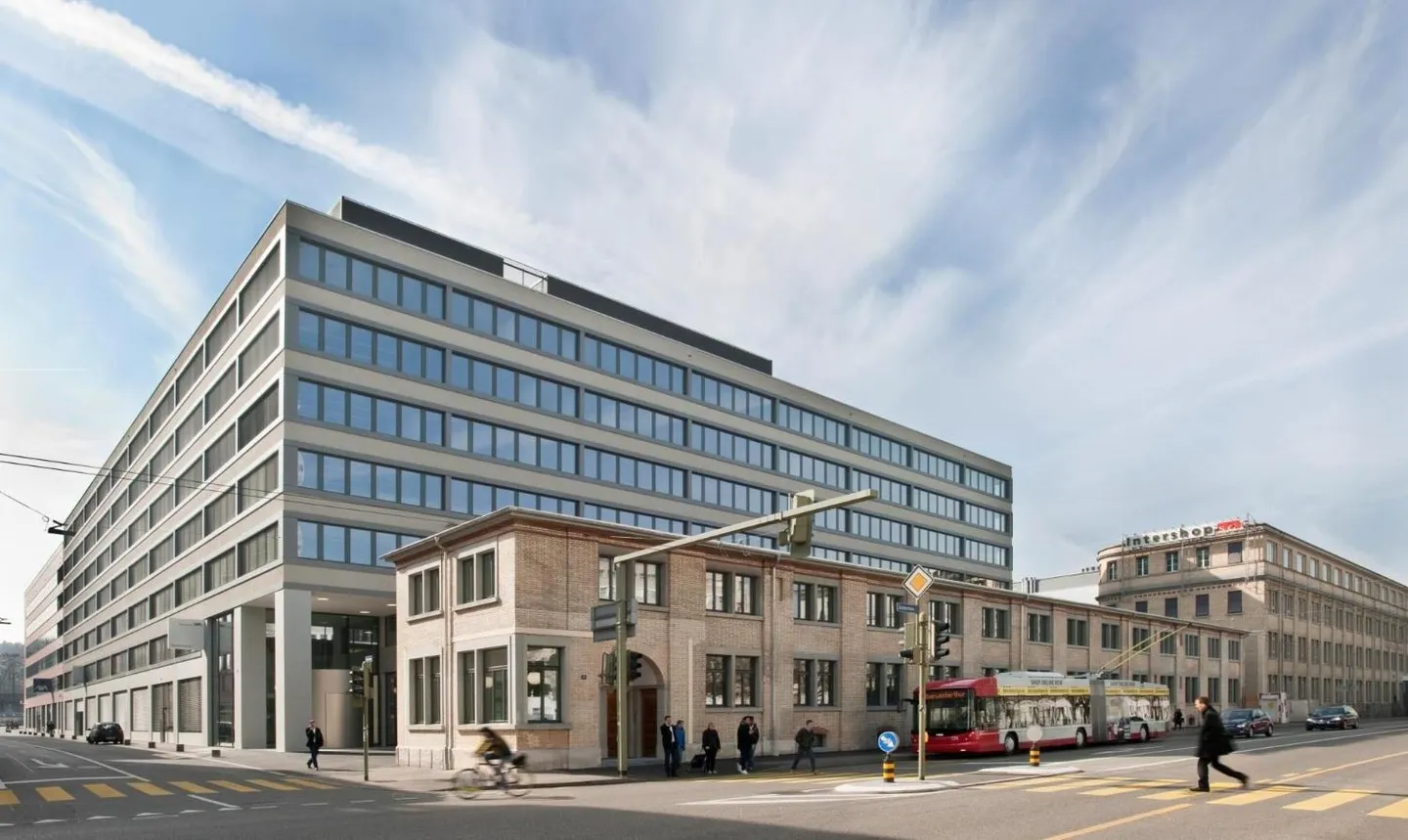 Place de parking à louer dans le superblock - Photo 1 sur 2