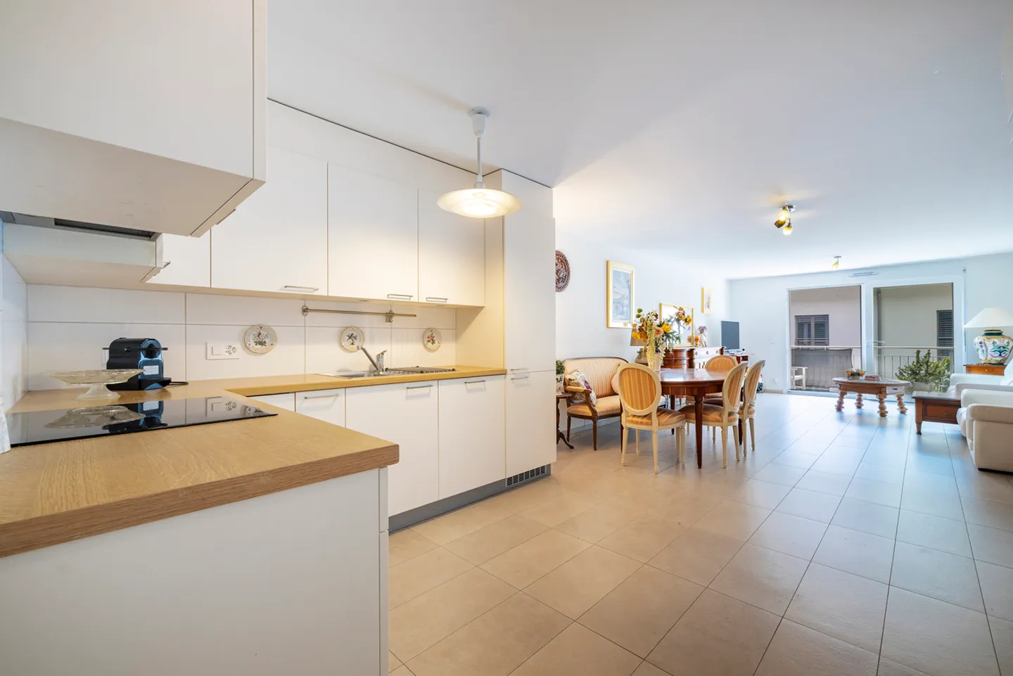 Apartment with 3.5 rooms in the heart of the village - Photo 1 of 12