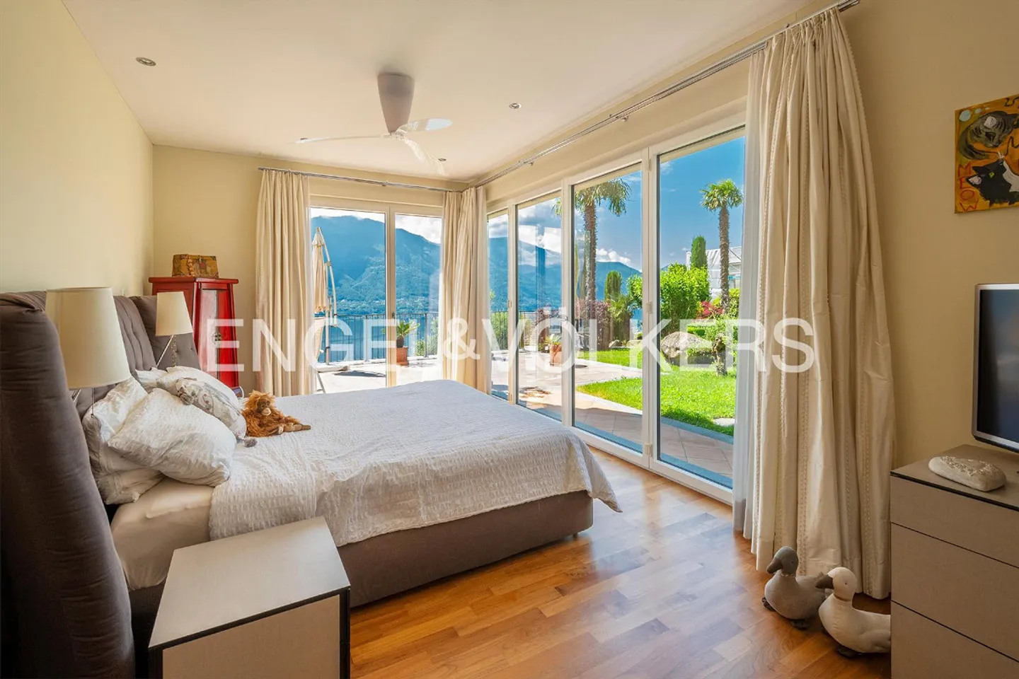 Pure lake view, exclusive villa with pool and panorama (43) - Photo 10 of 20