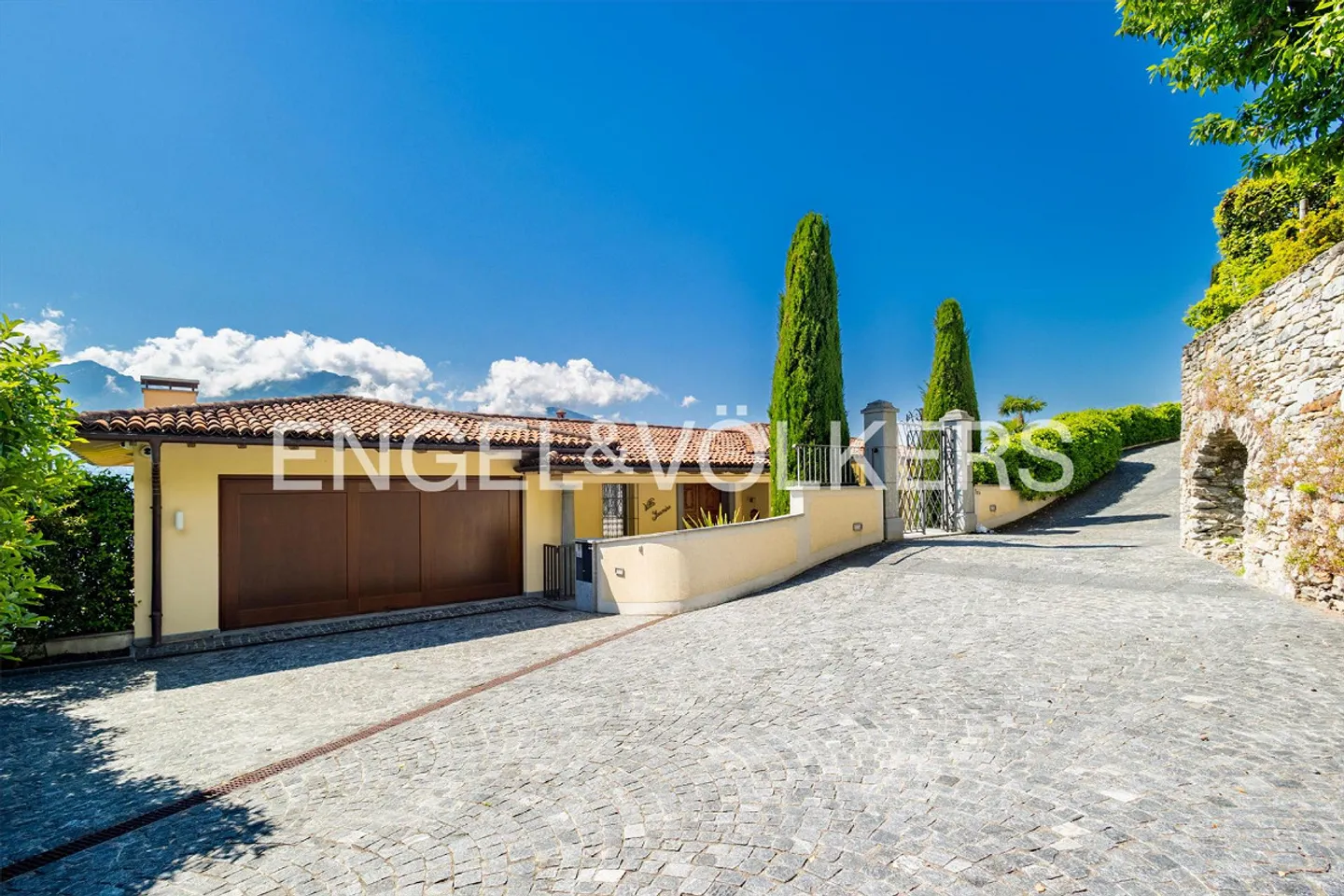 Pure lake view, exclusive villa with pool and panorama (43) - Photo 20 of 20