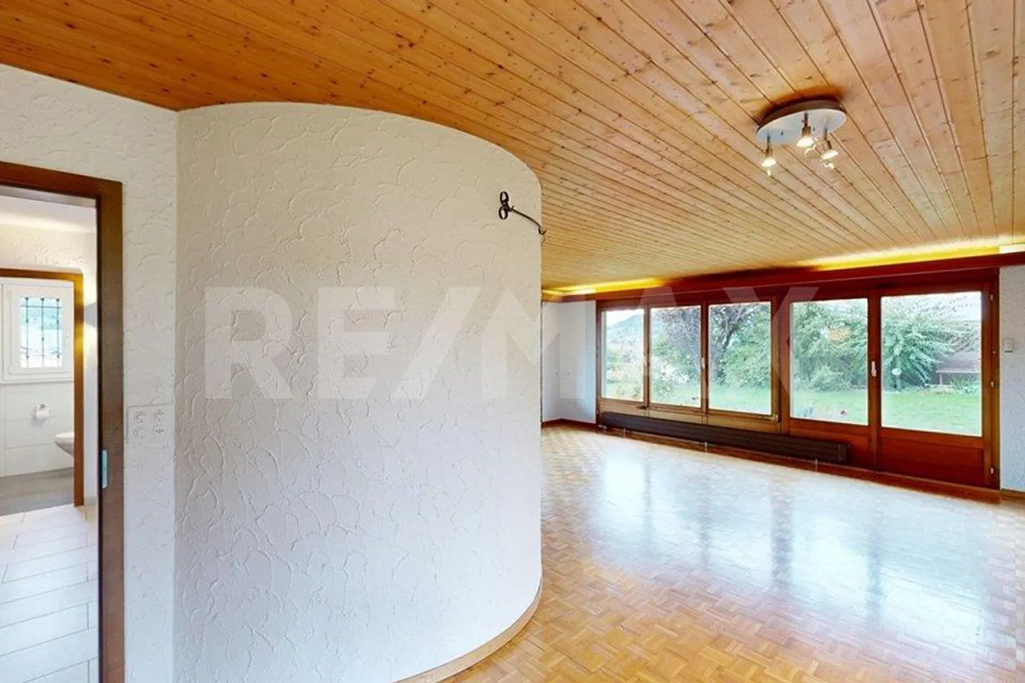 5.5 Room Single-Family House on the Edge of the Building Zone - Photo 4 of 13