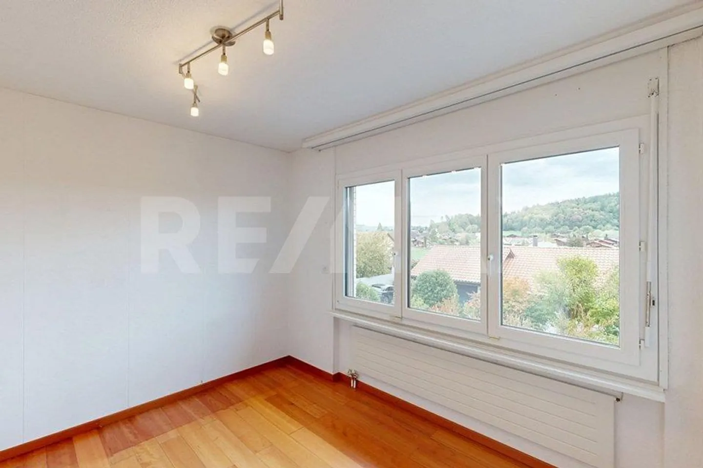5.5 Room Single-Family House on the Edge of the Building Zone - Photo 10 of 13