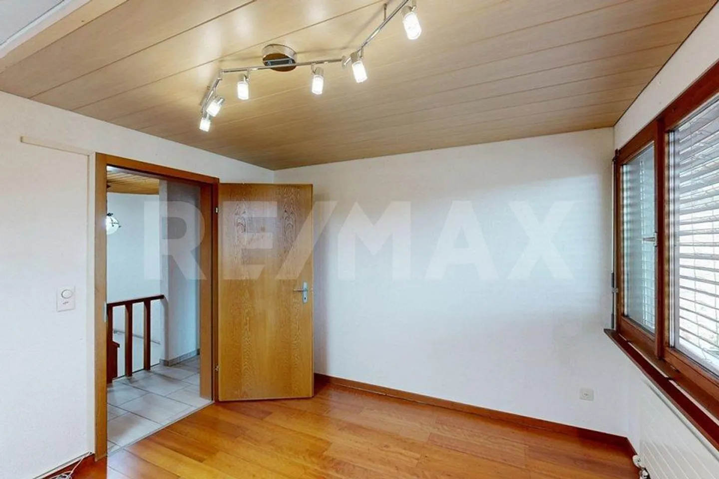5.5 Room Single-Family House on the Edge of the Building Zone - Photo 11 of 13