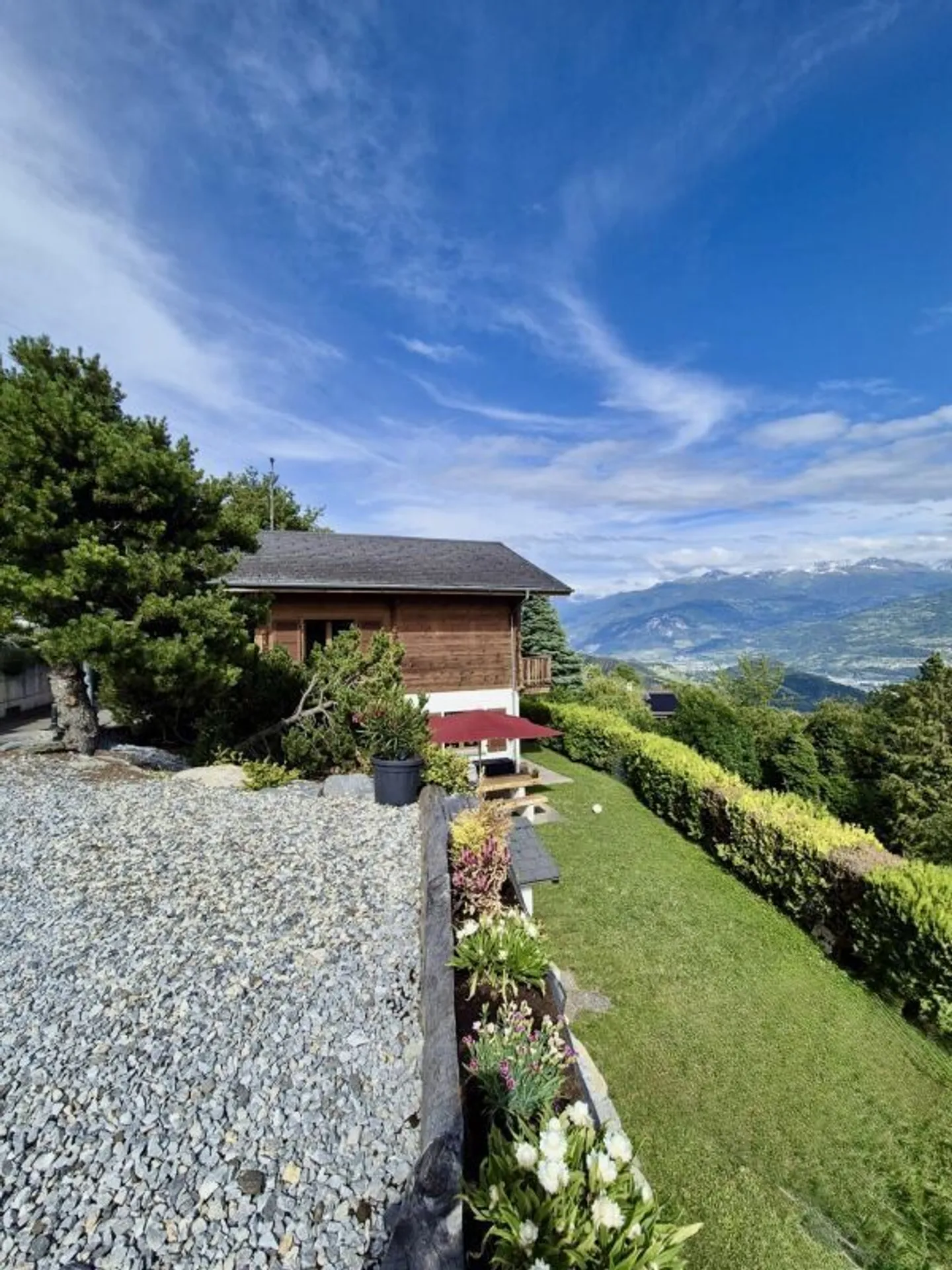 Family villa with 2 separate rooms in Aven - Photo 1 of 10