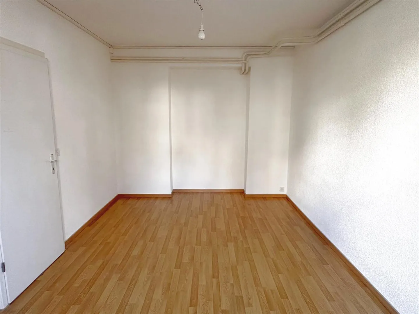 Spazioso appartamento di 3.5 locali nella città vecchia di Montreux. - Foto 7 di 8