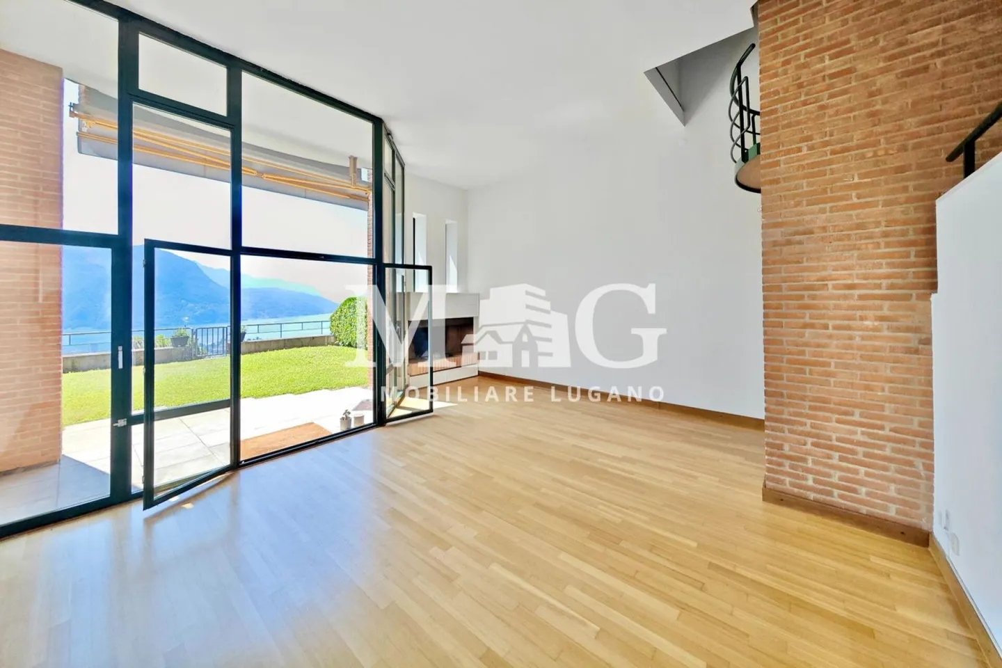 Lugano : Villa avec jardin privé et vue imprenable sur le lac - Photo 3 sur 17