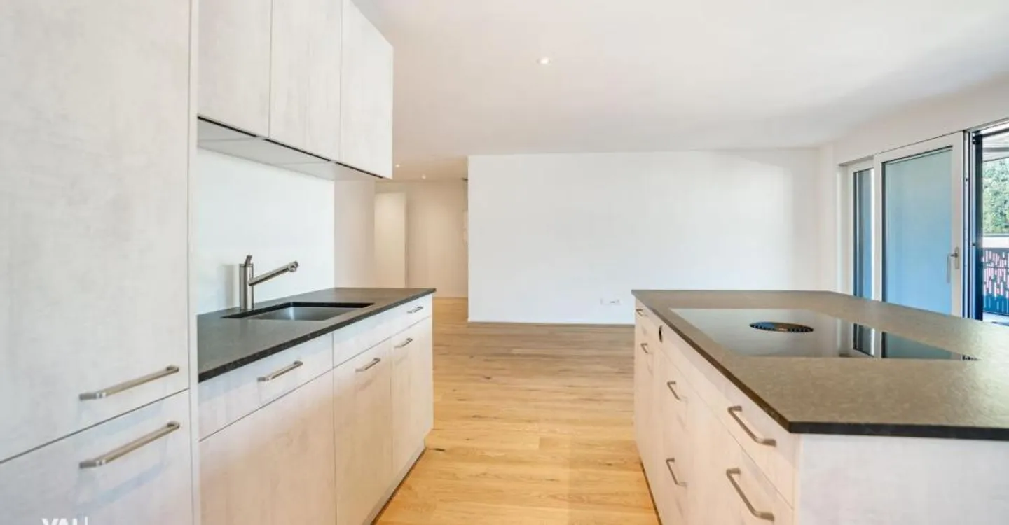 Prêt à emménager : appartement neuf de 3,5 pièces dans un bel emplacement élevé - Photo 1 sur 12