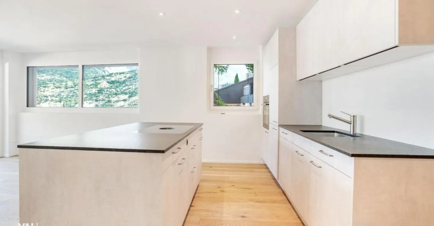 Prêt à emménager : appartement neuf de 3,5 pièces dans un bel emplacement élevé - Photo 3 sur 12