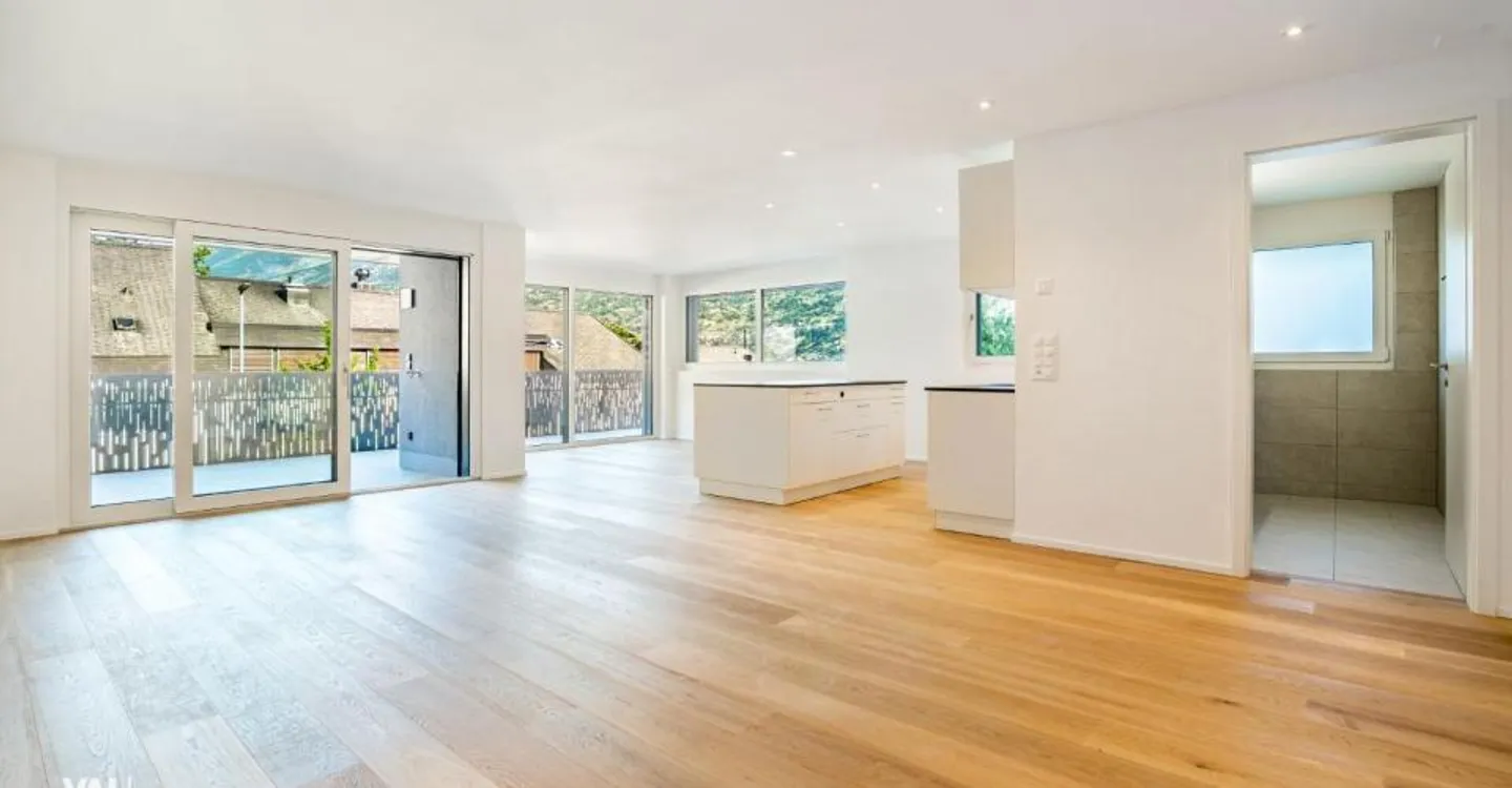 Prêt à emménager : appartement neuf de 3,5 pièces dans un bel emplacement élevé - Photo 4 sur 12