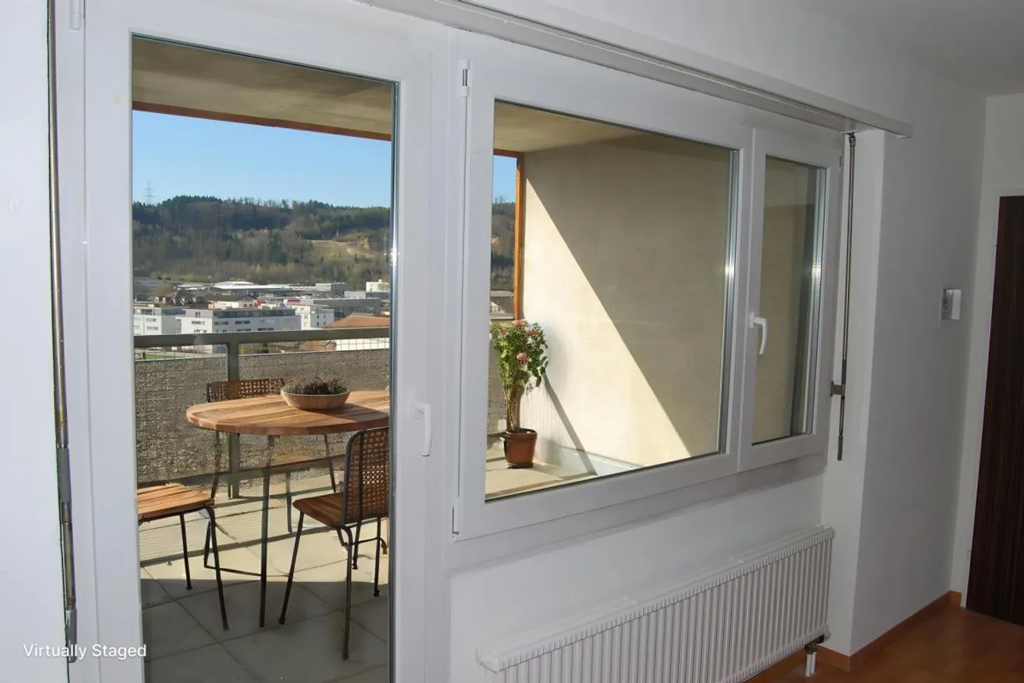 Spacious 1-room apartment - Photo 1 of 8