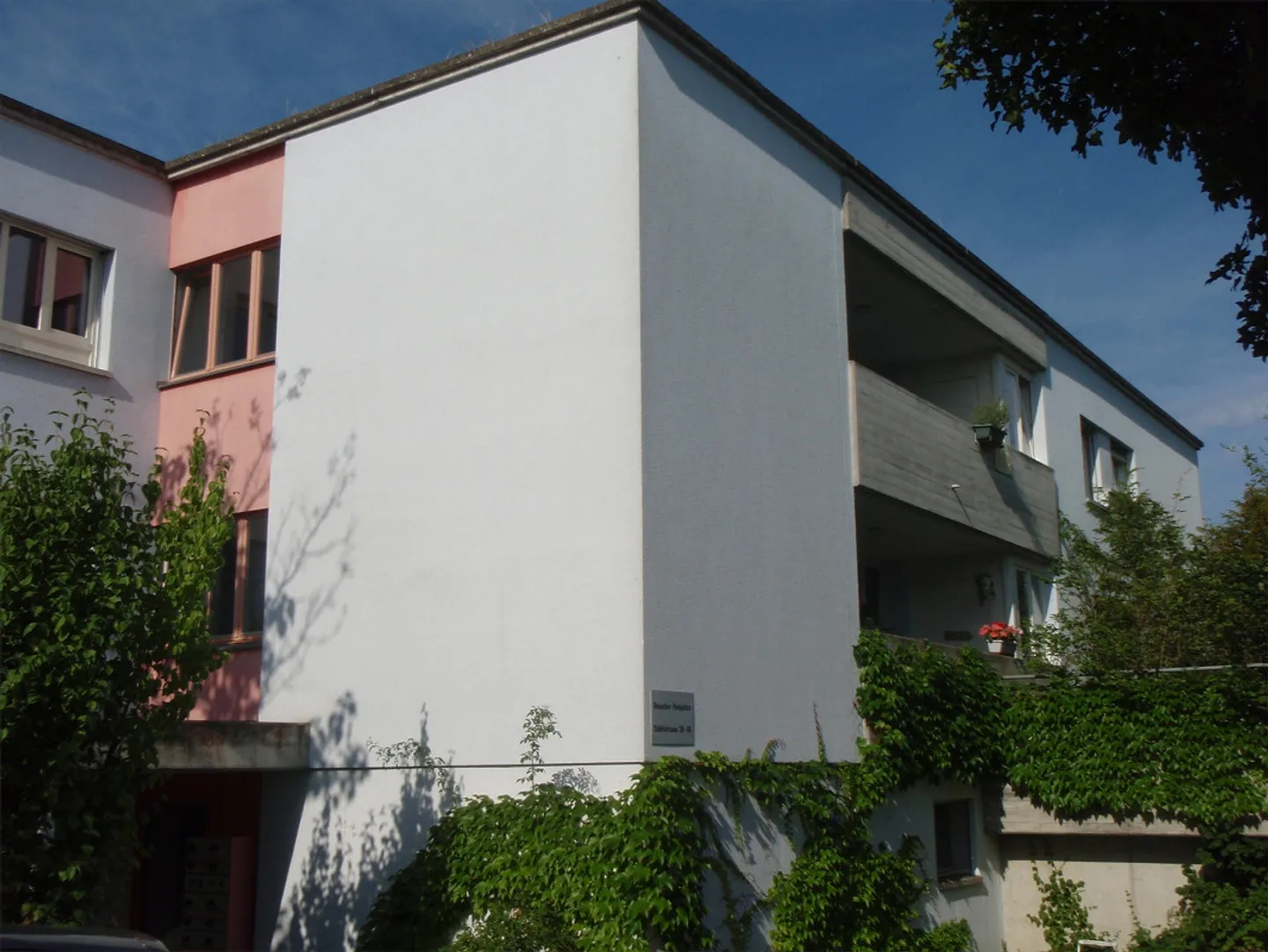 3.5 Room Luxury Location - Photo 12 of 15