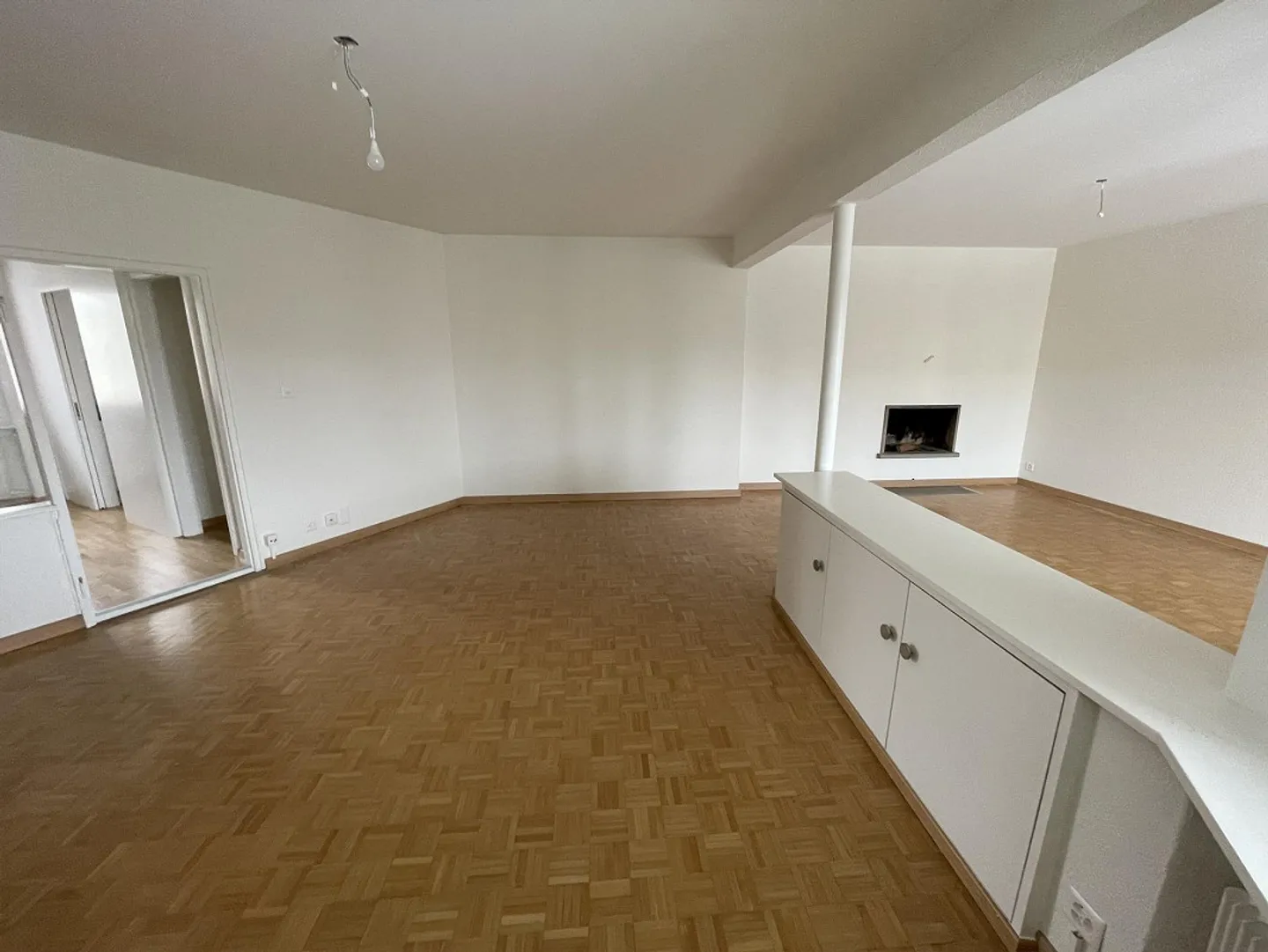 Appartamento ristrutturato di 4 stanze con camino - Foto 5 di 14