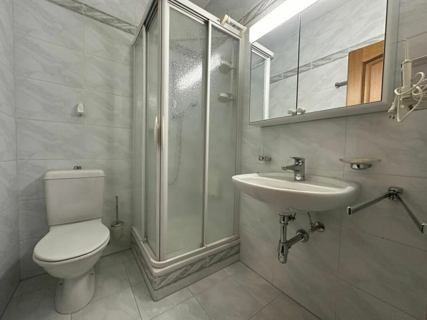 Grand appartement avec terrasse - Photo 2 sur 5