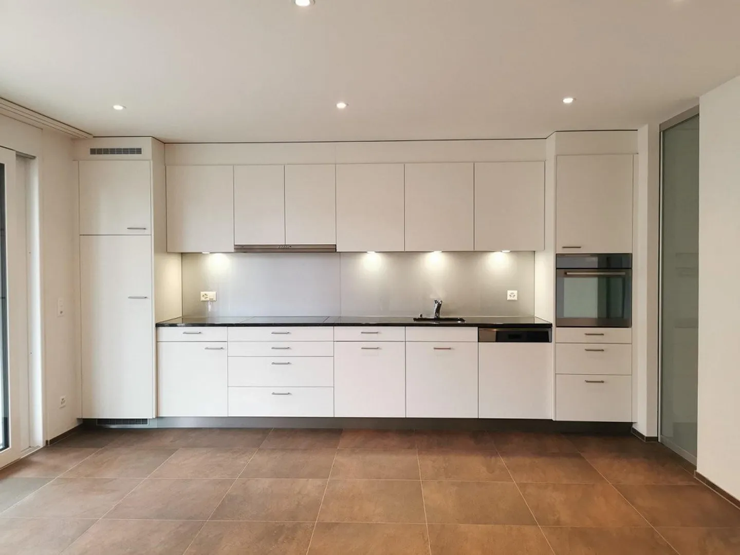 Moderno appartamento di 2,5 stanze in affitto a Oberdorf - Foto 2 di 9