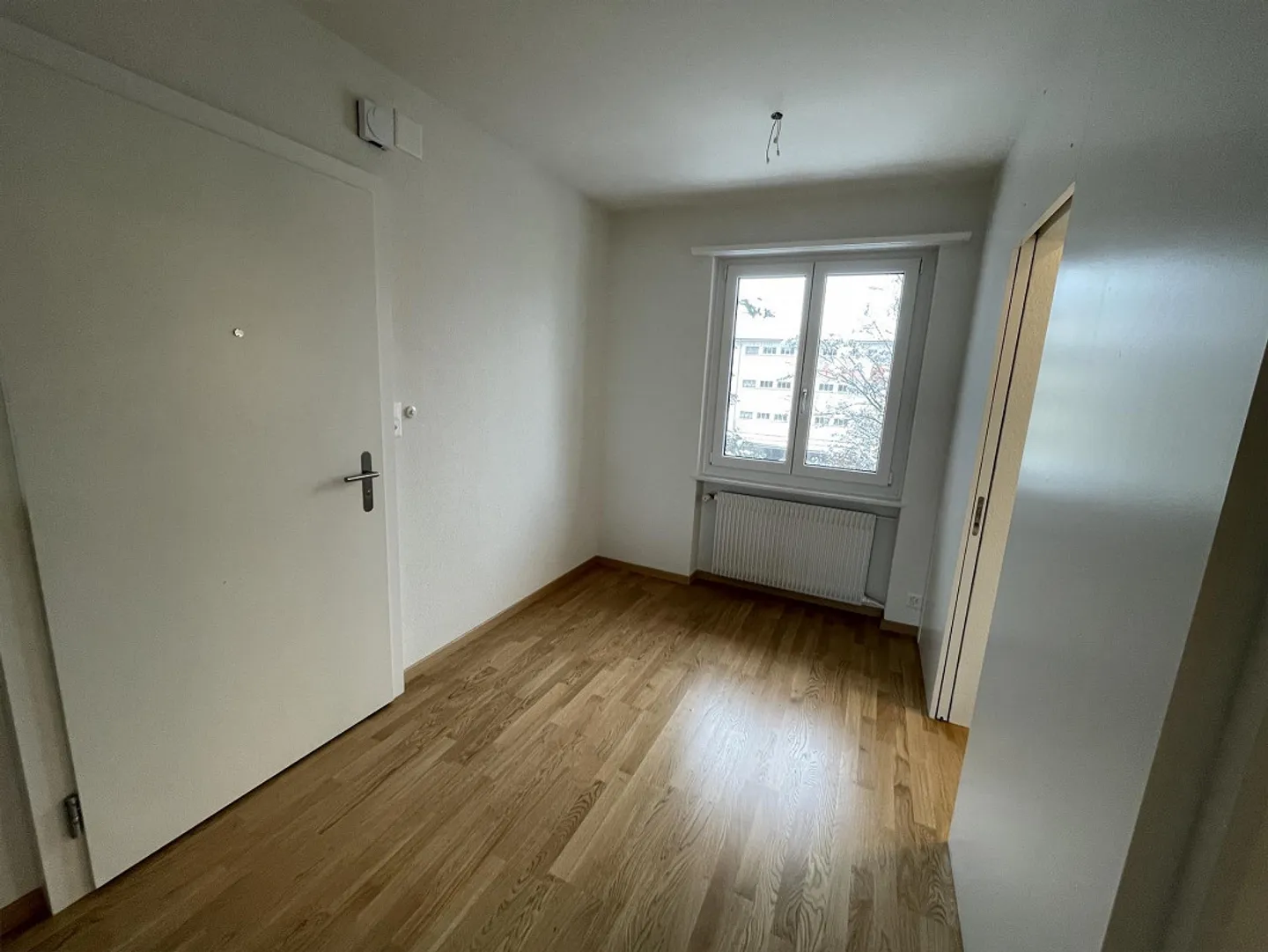 Appartamento ristrutturato di 4 stanze con camino - Foto 12 di 14